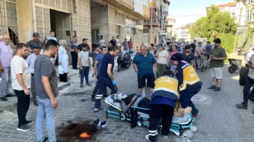 Seyir halindeki motosikletten düşen 65 yaşındaki kadın ağır yaralandı